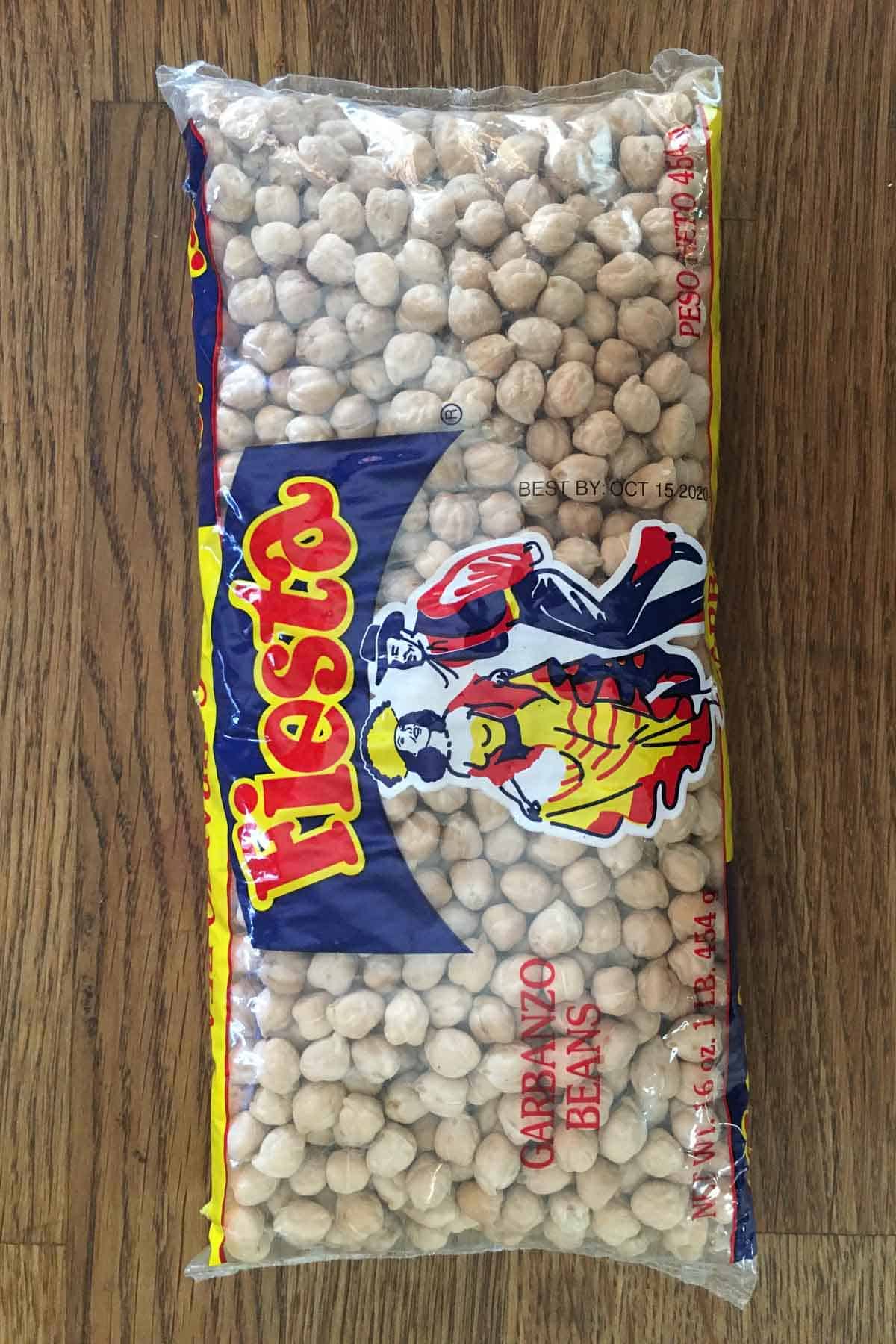 1 pound bag of dried chickpeas in package