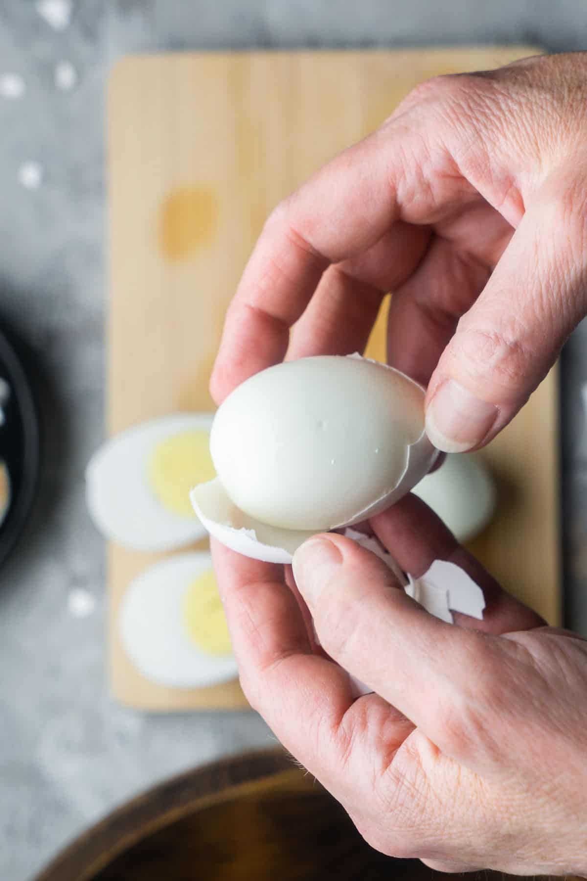 Peeling hard boiled egg made in Instant Pot