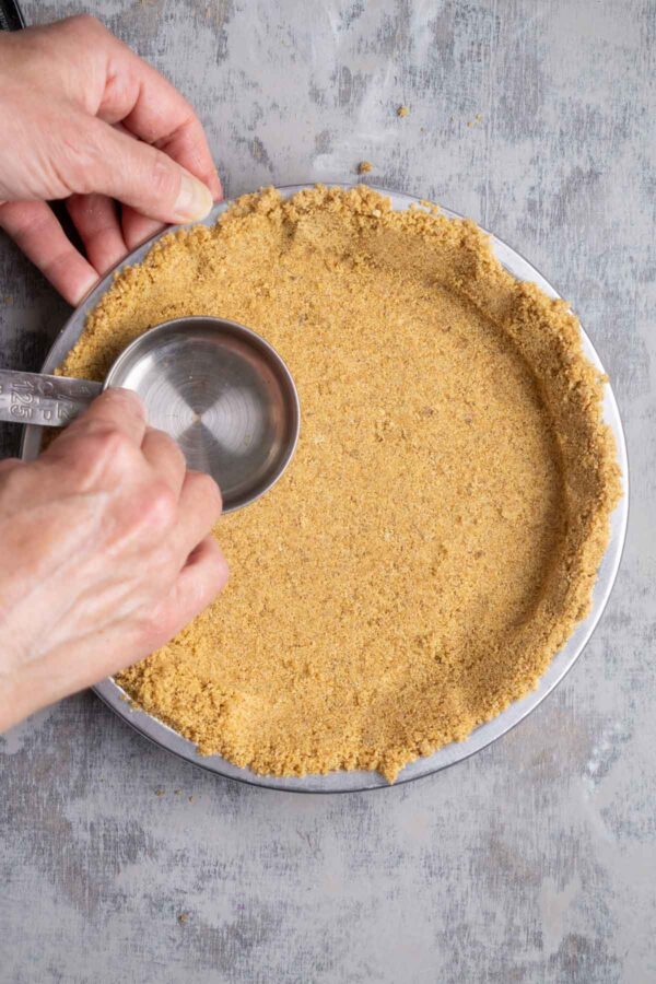 Easy Graham Cracker Crust Recipe - The Kitchen Girl