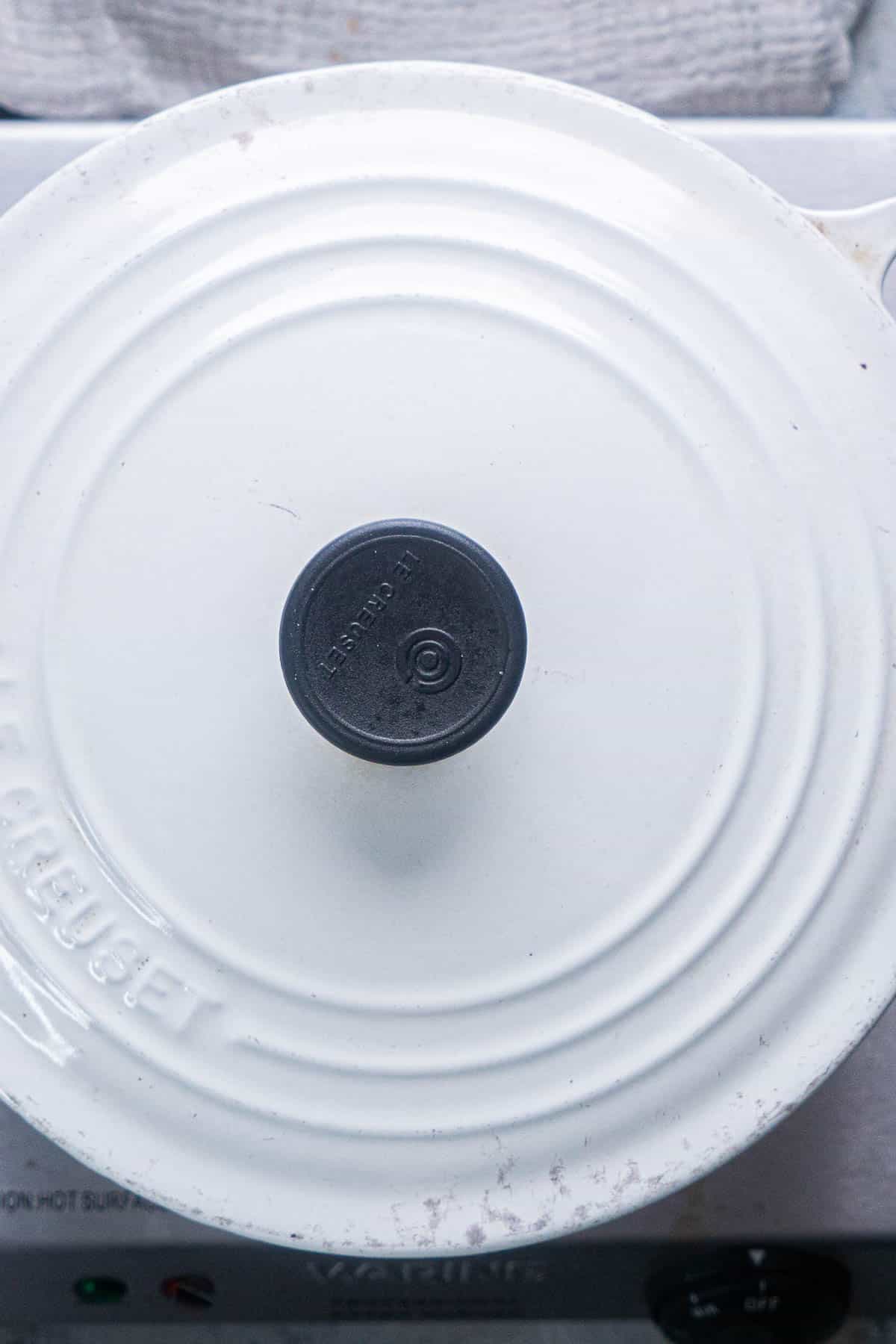 dutch oven lid covers pot